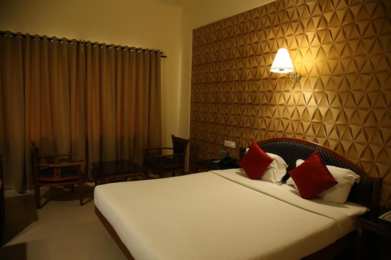 Hotel Royal Omars Kannur Exterior foto