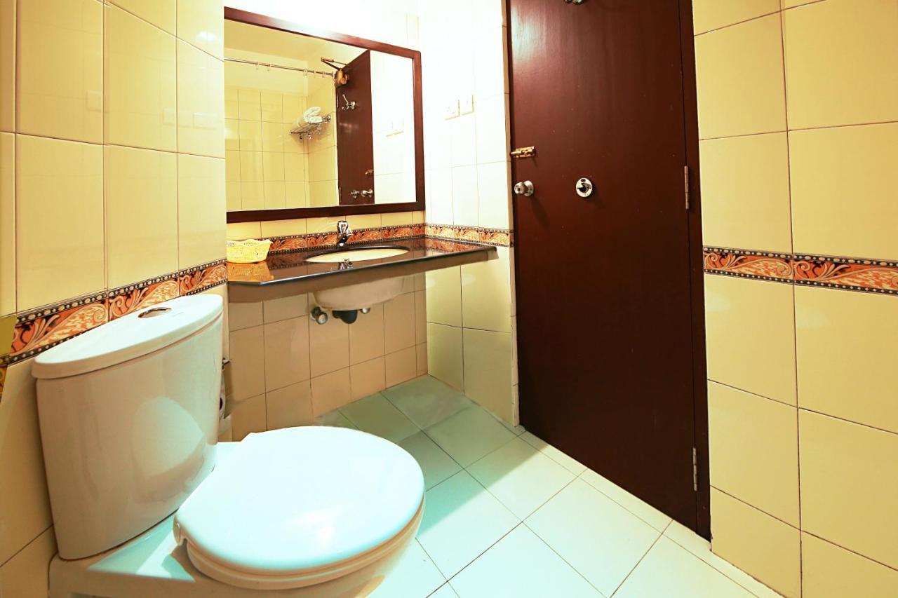 Hotel Royal Omars Kannur Exterior foto