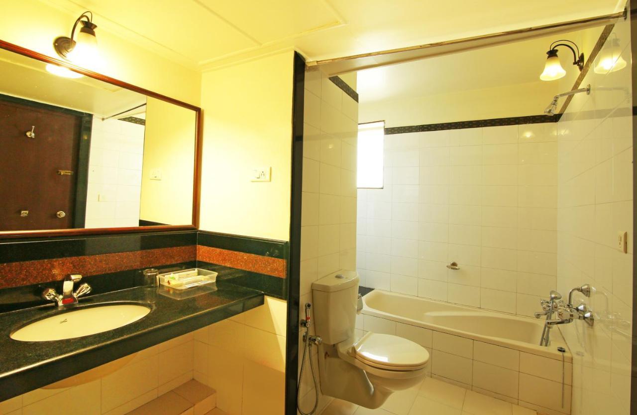 Hotel Royal Omars Kannur Exterior foto